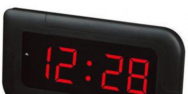 ¿Cómo apagar la señal horaria en un reloj?